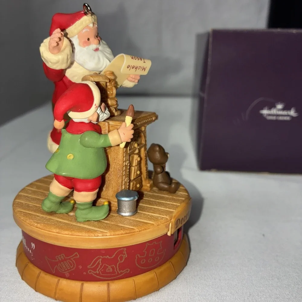 Hallmark Twas The Month Before Christmas Ornament QXG4719 Santa 2011 Works